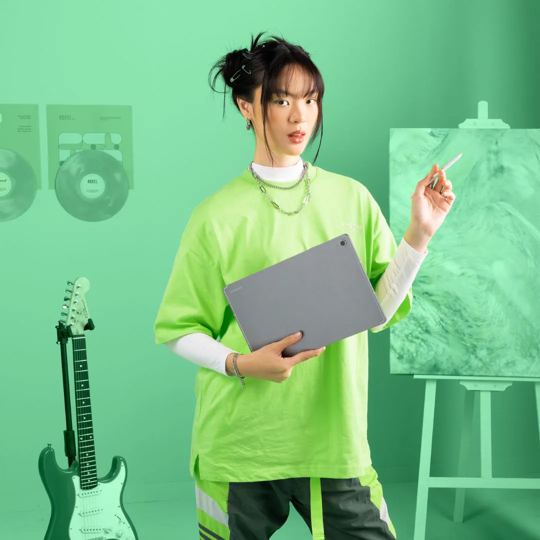 Samsung Galaxy Tab S10 FE+ — lifestyle